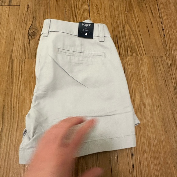 NWT J. Crew Factory Women's Light Gray Shorts sz 4 - Picture 3 of 4